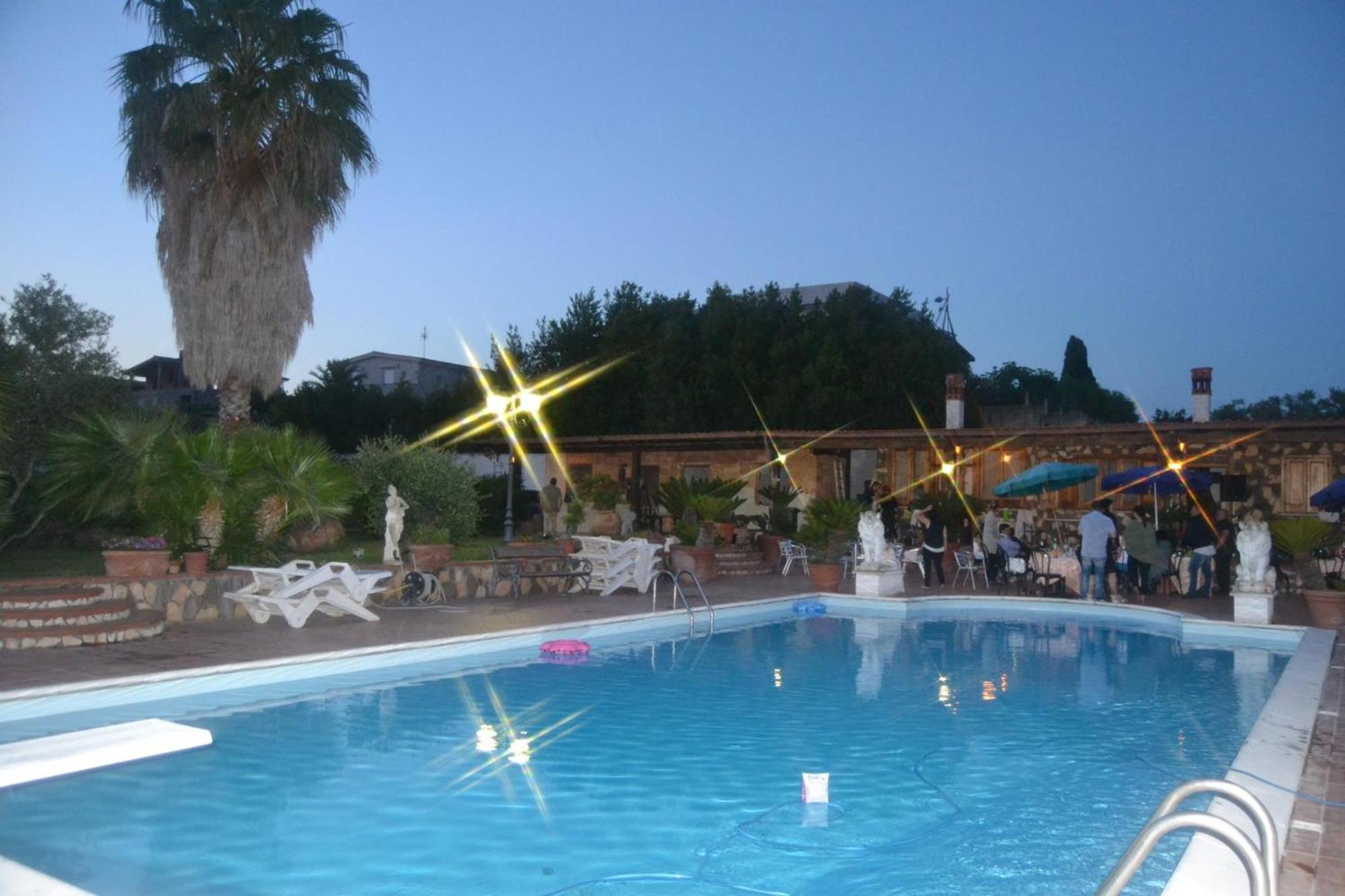 Chalet L Oasi Di Ambra 8 Posti Letto Con Uso Piscina Ardea Exterior foto