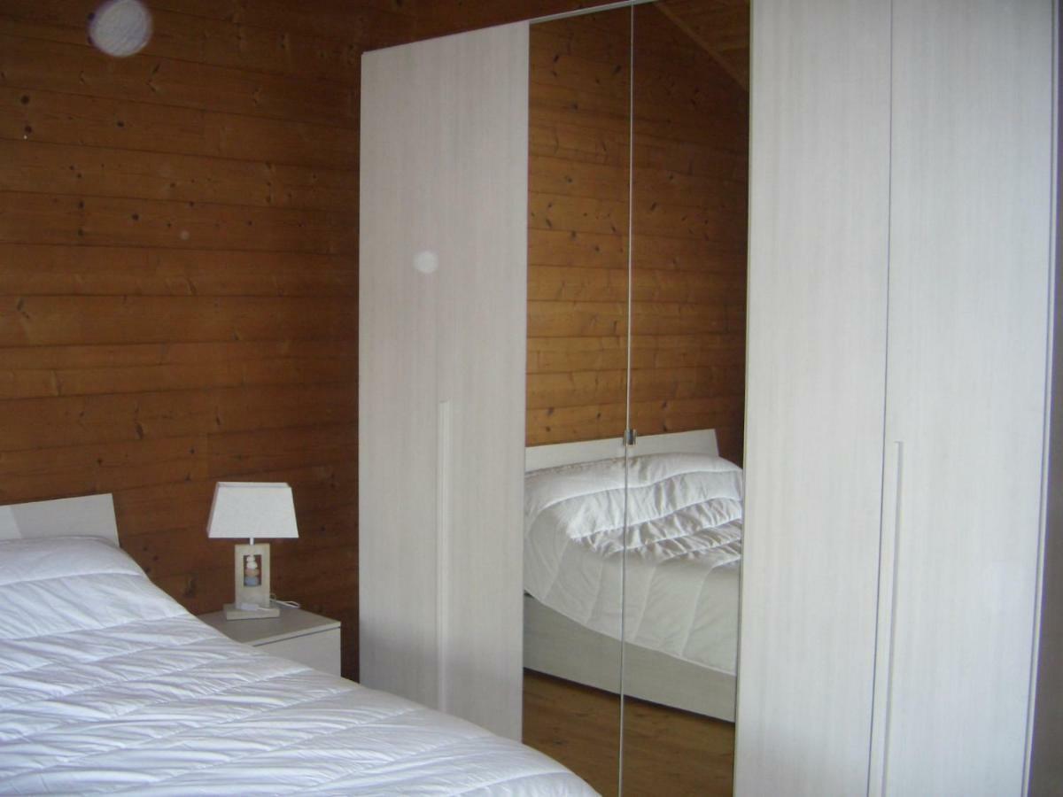 Chalet L Oasi Di Ambra 8 Posti Letto Con Uso Piscina Ardea Exterior foto