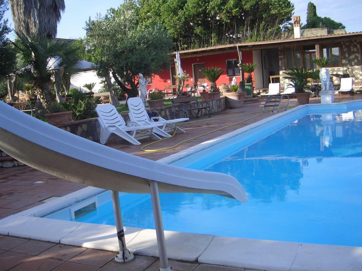Chalet L Oasi Di Ambra 8 Posti Letto Con Uso Piscina Ardea Exterior foto